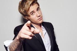 Fã joga objeto em Justin Bieber após cantor se recusar a cantar ‘Despacito’